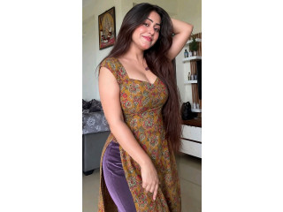 Call girls in Jia Sarai Delhi 8588866654 Escorts service